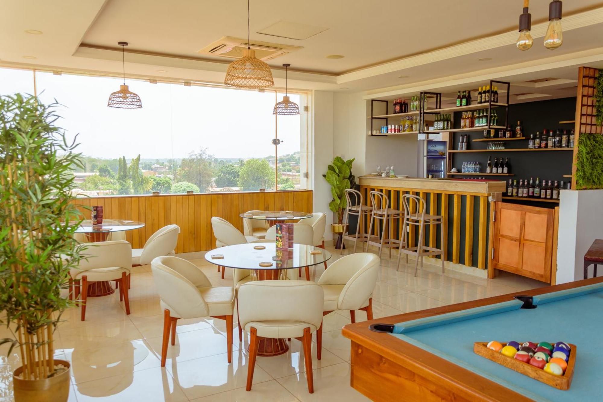 Hôtel La Rose Blanche Korhogo Buitenkant foto