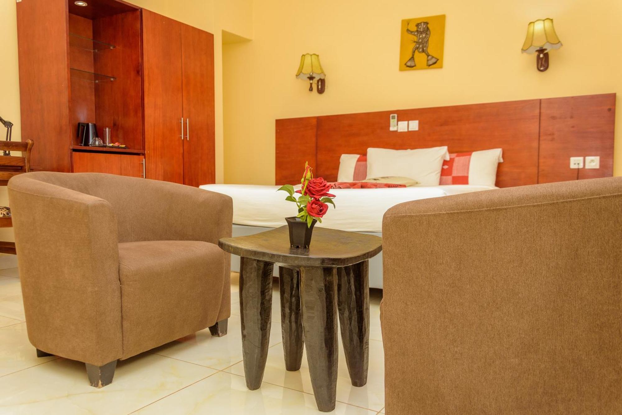 Hôtel La Rose Blanche Korhogo Buitenkant foto