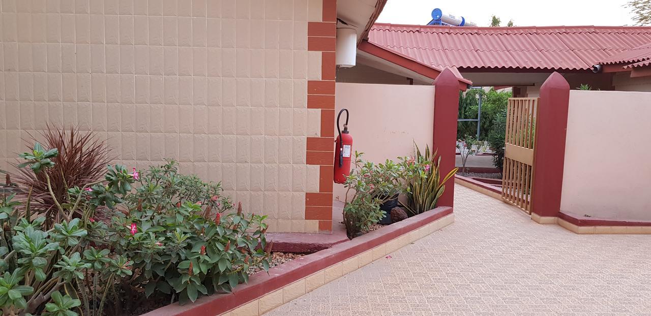 Hôtel La Rose Blanche Korhogo Buitenkant foto