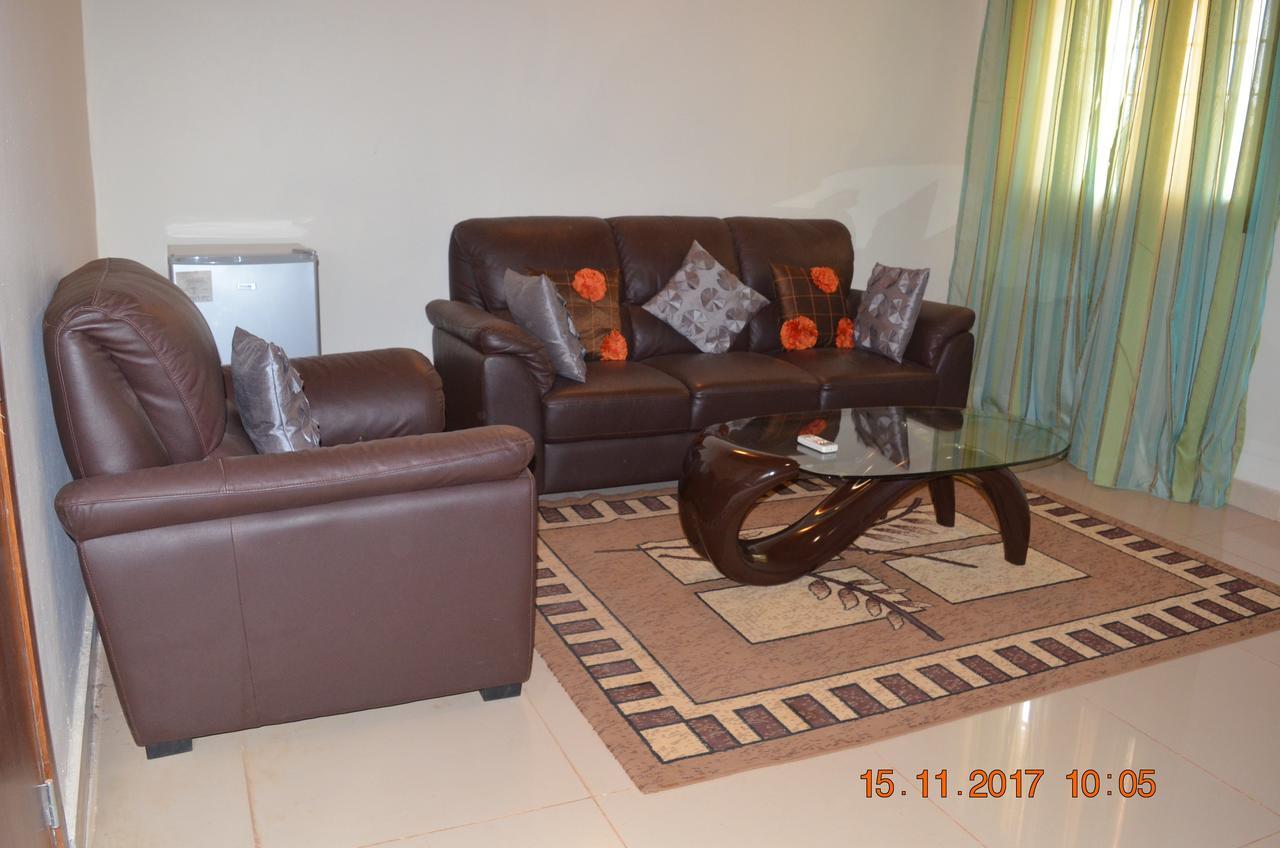 Hôtel La Rose Blanche Korhogo Buitenkant foto