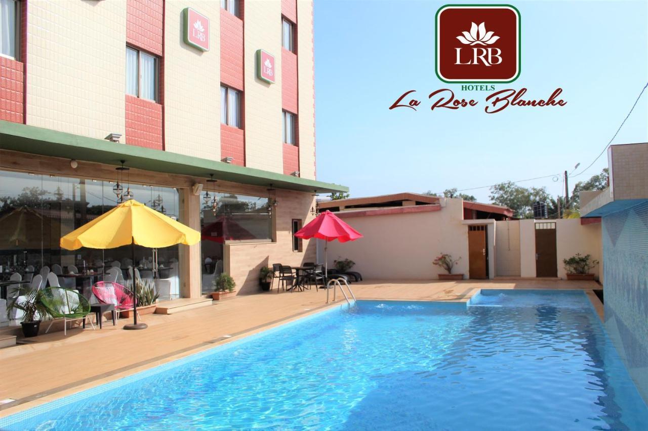 Hôtel La Rose Blanche Korhogo Buitenkant foto