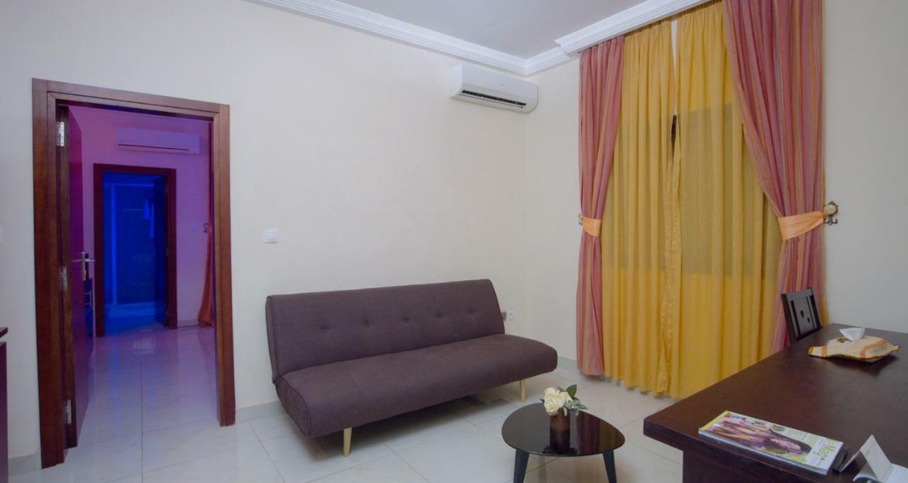 Hôtel La Rose Blanche Korhogo Buitenkant foto