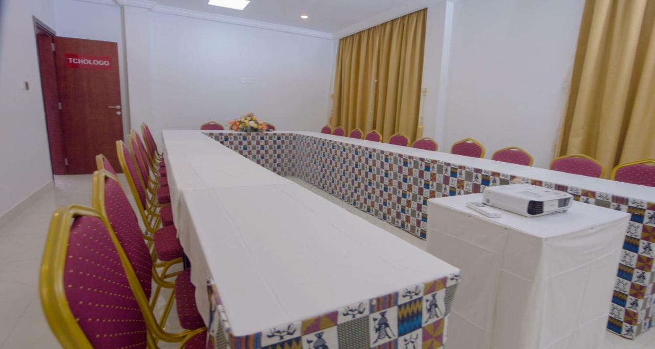 Hôtel La Rose Blanche Korhogo Buitenkant foto