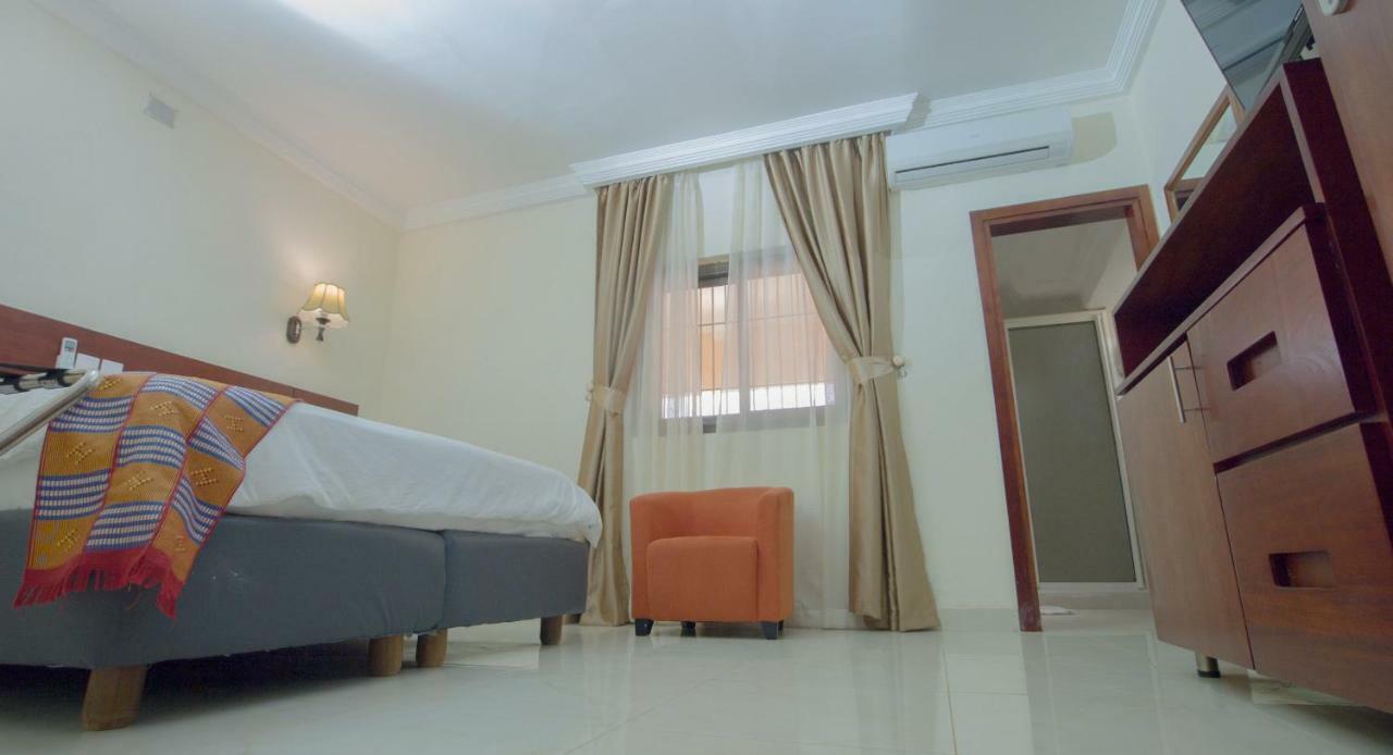 Hôtel La Rose Blanche Korhogo Buitenkant foto