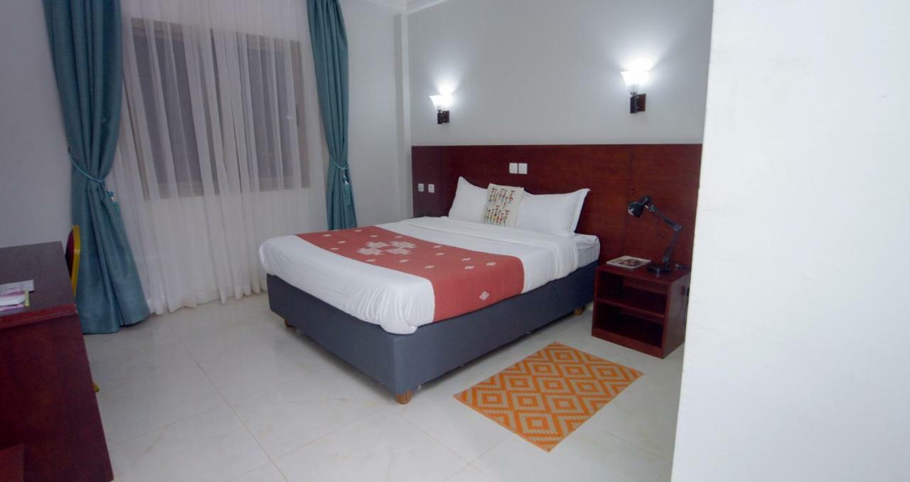Hôtel La Rose Blanche Korhogo Buitenkant foto