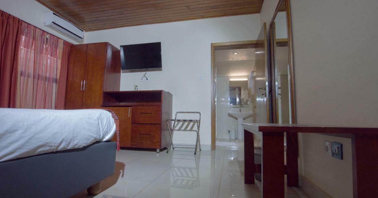 Hôtel La Rose Blanche Korhogo Buitenkant foto