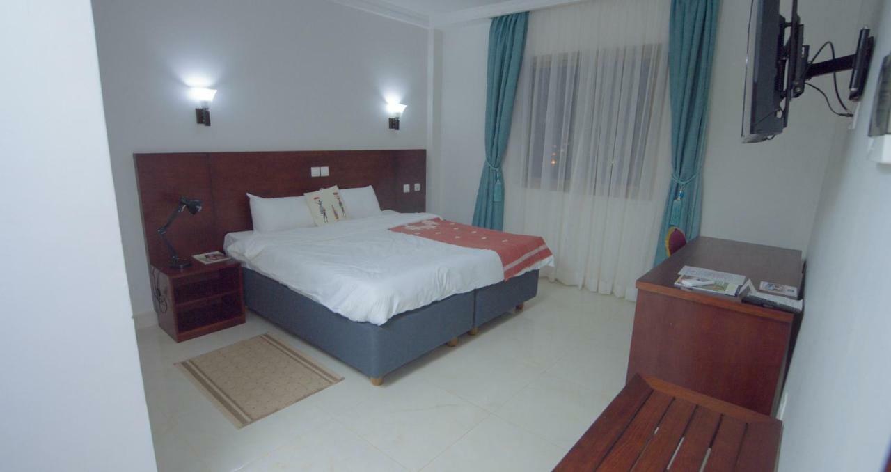 Hôtel La Rose Blanche Korhogo Buitenkant foto
